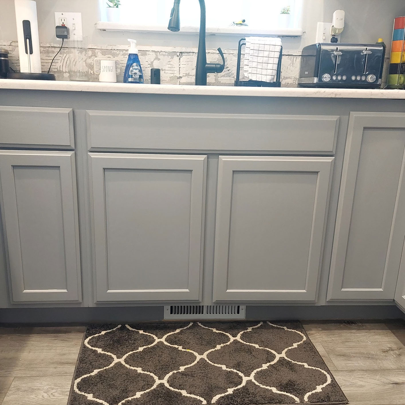 Cabinet door and drawer painting with smooth finish